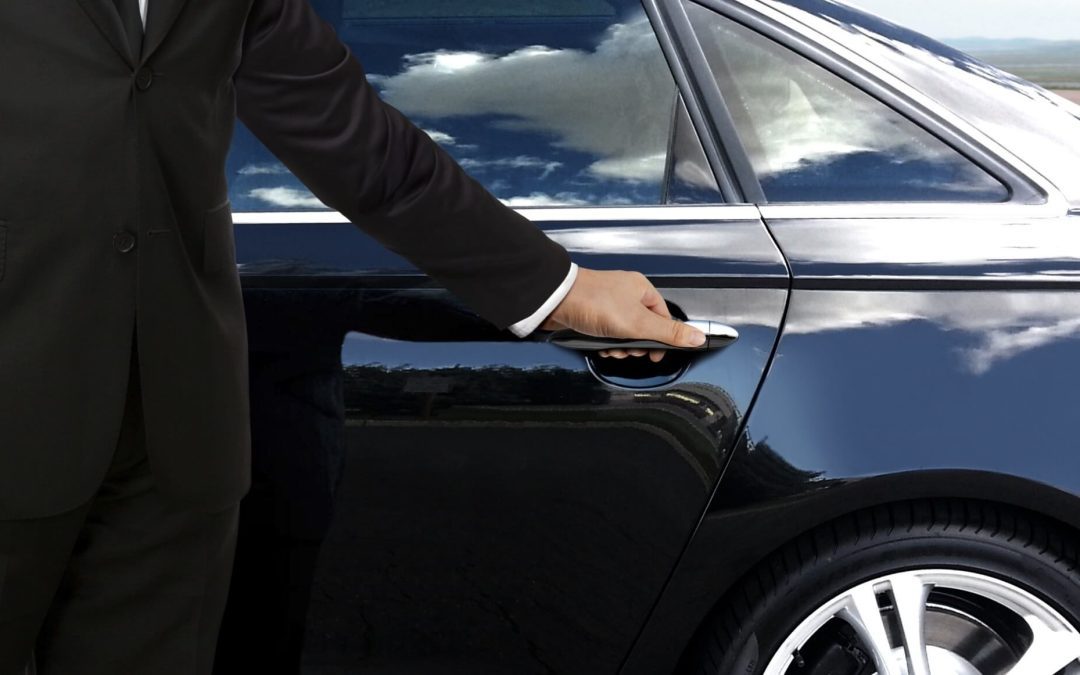 Hiring a Chauffeur Service vs Taxi Cabs, Uber, Lyft & Others 5 Elevate Your Travel Experience with Gateway Limousine’s Luxury Chauffeur Service