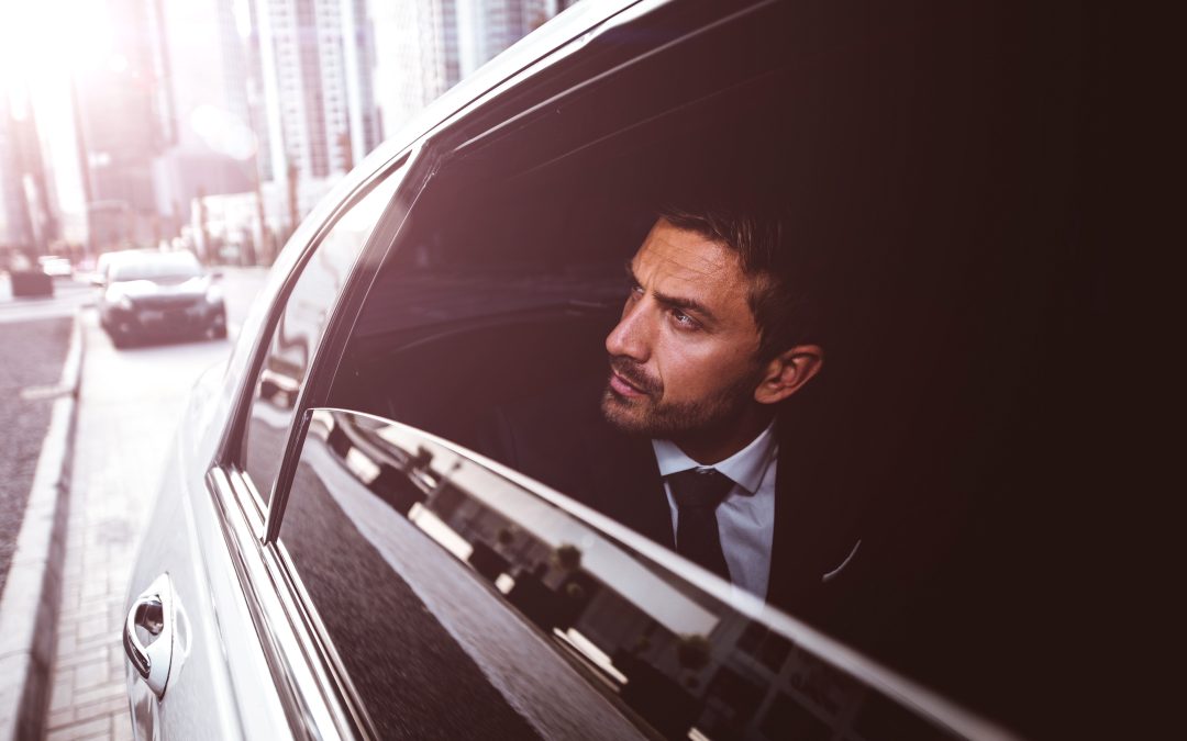 Hiring a chauffeur service vs taxi cabs, Uber, Lyft and other ride sharing services, chauffeur vs Uber, taxi vs Lyft